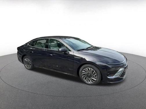 2024 Hyundai SONATA Hybrid SE
