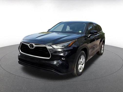 Midnight Black Metallic 2025 Toyota Highlander LE