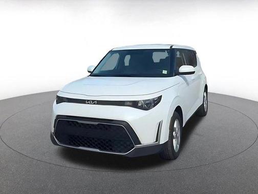 Snow White Pearl 2025 Kia Soul LX