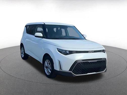 Snow White Pearl 2025 Kia Soul LX