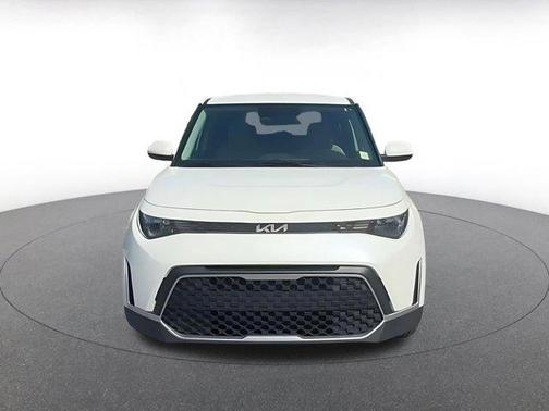 Snow White Pearl 2025 Kia Soul LX