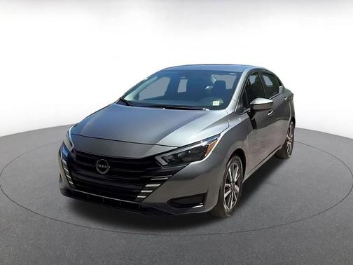 Gun Metallic 2025 Nissan Versa 1.6 SV