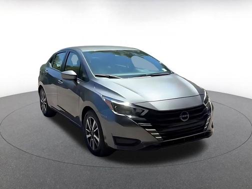 Gun Metallic 2025 Nissan Versa 1.6 SV