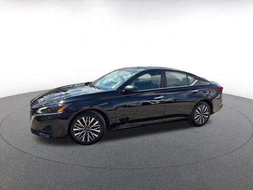 Super Black 2025 Nissan Altima SV FWD