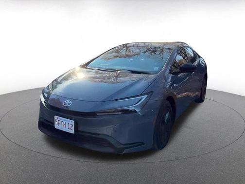 2025 Toyota Prius LE