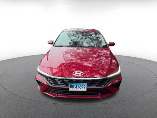 2025 Hyundai ELANTRA SEL