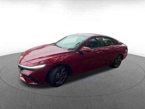 2025 Hyundai ELANTRA SEL