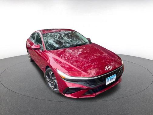 2025 Hyundai ELANTRA SEL