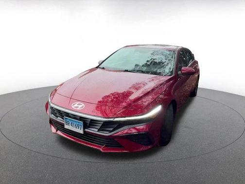 2025 Hyundai ELANTRA SEL