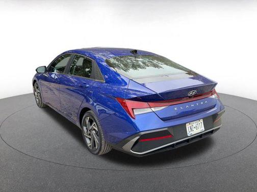 2025 Hyundai ELANTRA SEL