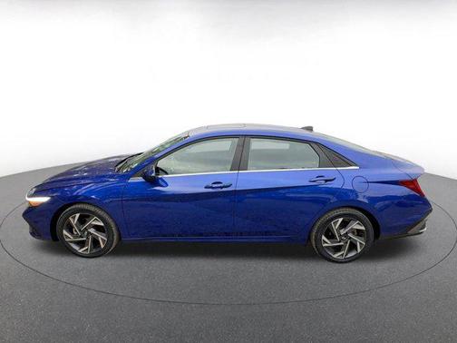 2025 Hyundai ELANTRA SEL