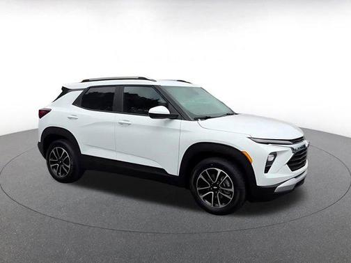 Summit White 2025 Chevrolet Trailblazer LT