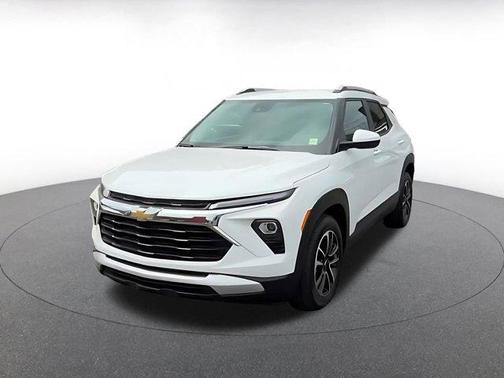Summit White 2025 Chevrolet Trailblazer LT