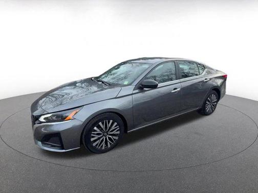 Gun Metallic 2025 Nissan Altima SV FWD