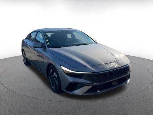 2025 Hyundai ELANTRA SEL