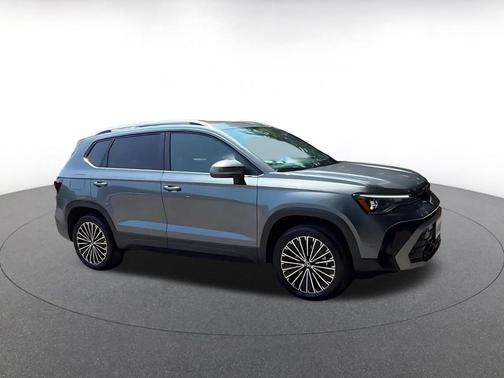 Gray 2026 Volkswagen Taos SE