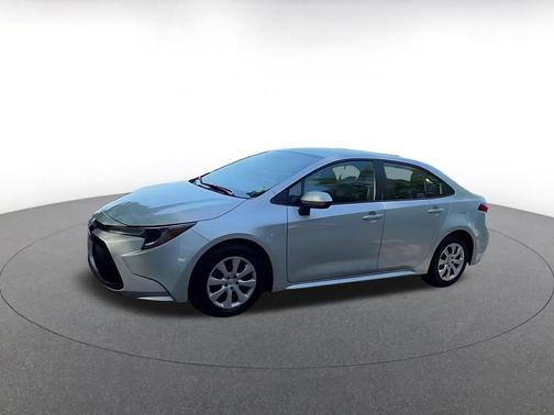 Classic Silver Metallic 2025 Toyota Corolla LE