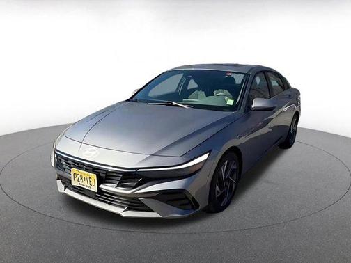 2025 Hyundai ELANTRA SEL