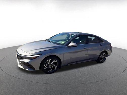 2025 Hyundai ELANTRA SEL