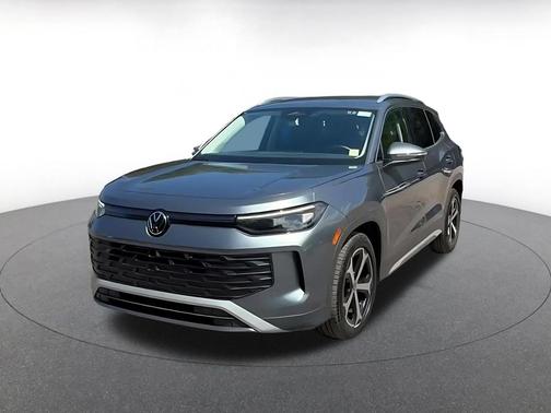 Platinum Gray Metallic 2026 Volkswagen Tiguan 2.0T SE