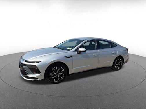 Aero Silver 2025 Hyundai SONATA SEL