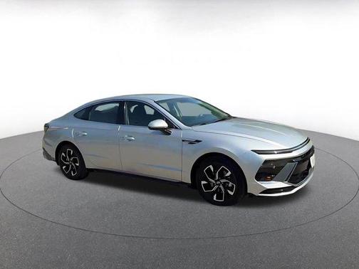 Aero Silver 2025 Hyundai SONATA SEL