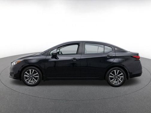 Super Black 2025 Nissan Versa 1.6 SV