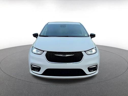 Bright White Clearcoat 2024 Chrysler Pacifica Touring L