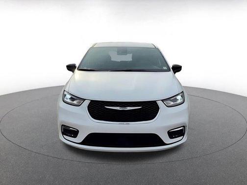 2025 Chrysler Pacifica L