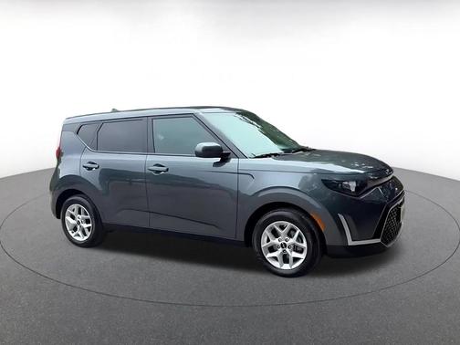 Gravity Gray 2025 Kia Soul LX