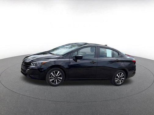 Super Black 2025 Nissan Versa 1.6 SV