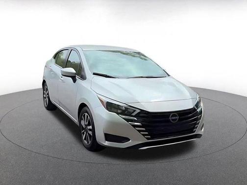 Brilliant Silver Metallic 2025 Nissan Versa 1.6 SV