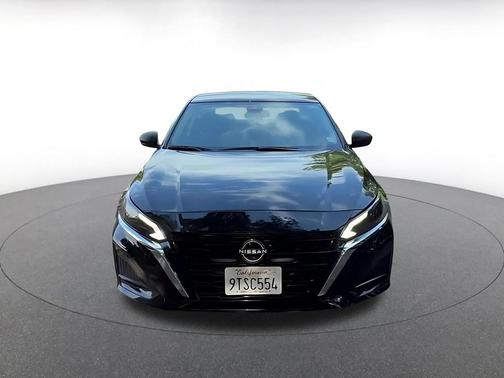 Super Black 2025 Nissan Altima SV FWD