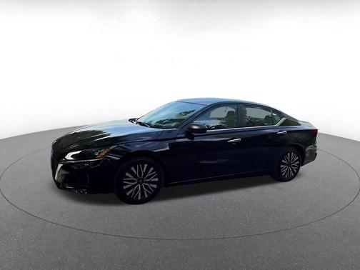 Super Black 2025 Nissan Altima SV FWD