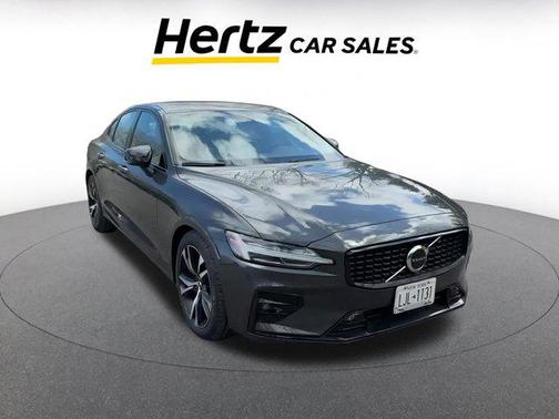 2024 Volvo S60 B5 Core Dark Theme