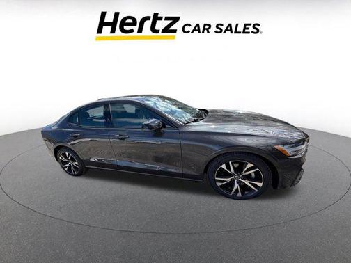 2024 Volvo S60 B5 Core Dark Theme