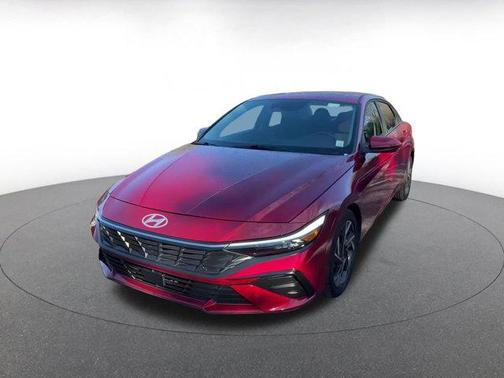 2025 Hyundai ELANTRA SEL