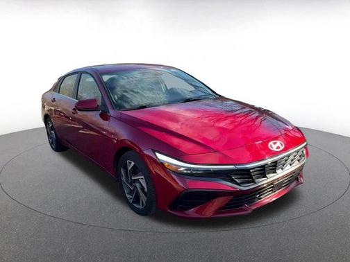 2025 Hyundai ELANTRA SEL