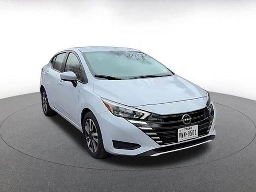 Gray Sky Pearl 2025 Nissan Versa 1.6 SV