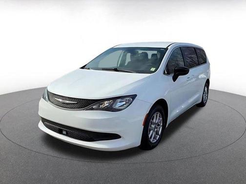 2024 Chrysler Voyager LX
