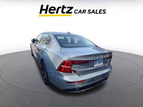 2024 Volvo S60 B5 Core Dark Theme