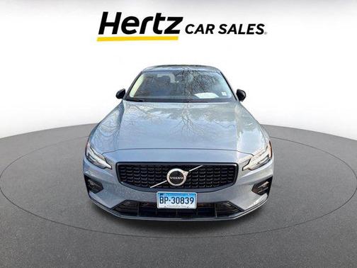 2024 Volvo S60 B5 Core Dark Theme