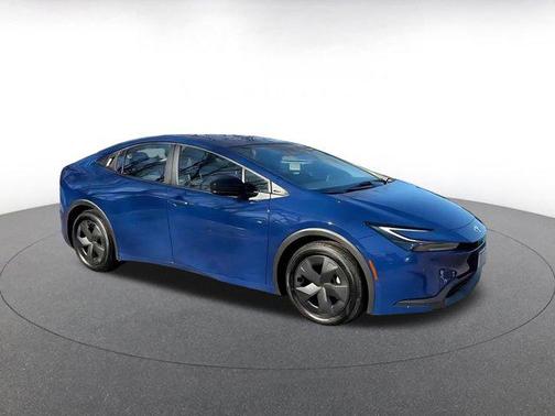 2025 Toyota Prius LE