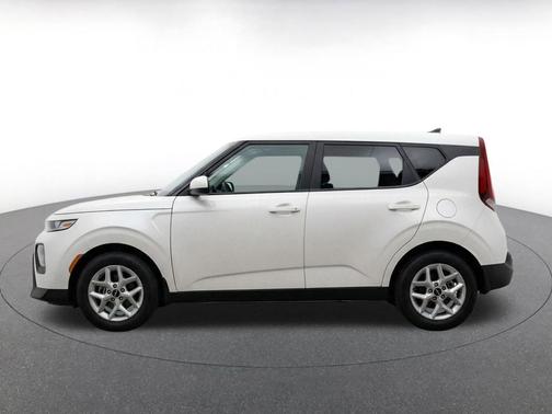 Snow White Pearl 2025 Kia Soul LX