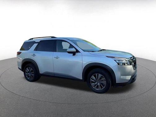 Brilliant Silver Metallic 2025 Nissan Pathfinder SV FWD