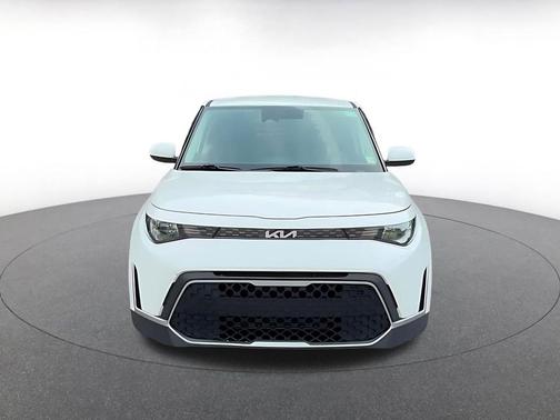 Snow White Pearl 2025 Kia Soul LX