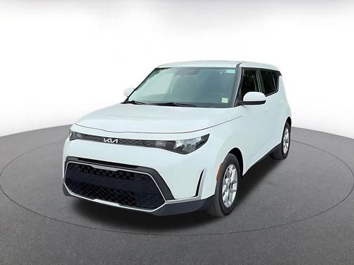 Snow White Pearl 2025 Kia Soul LX