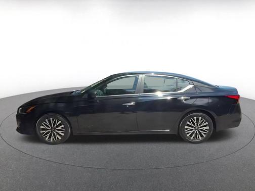 Super Black 2025 Nissan Altima SV FWD
