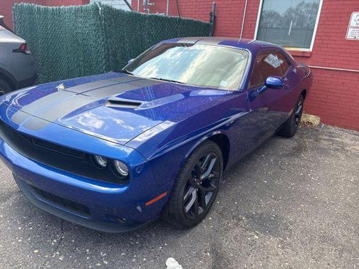2022 Dodge Challenger SXT