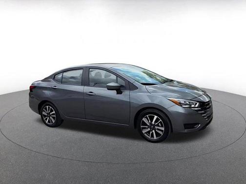 Gun Metallic 2025 Nissan Versa 1.6 SV